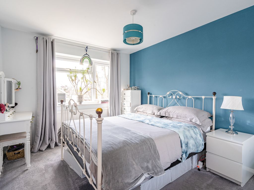 2 bed maisonette for sale in Frances Street, Chesham, Buckinghamshire HP5, £300,000