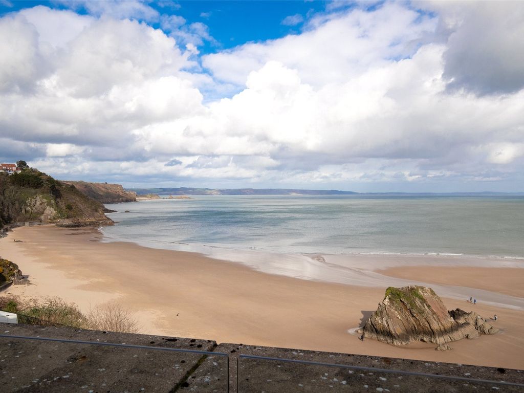 2 bed flat for sale in Flat 9, Croft House, The Croft, Tenby, Pembrokeshire SA70, £575,000