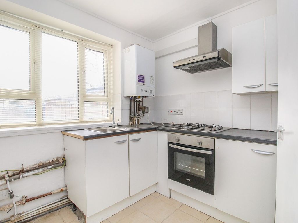 1 bed flat for sale in Katherine Road, Forest Gate E7, £225,000