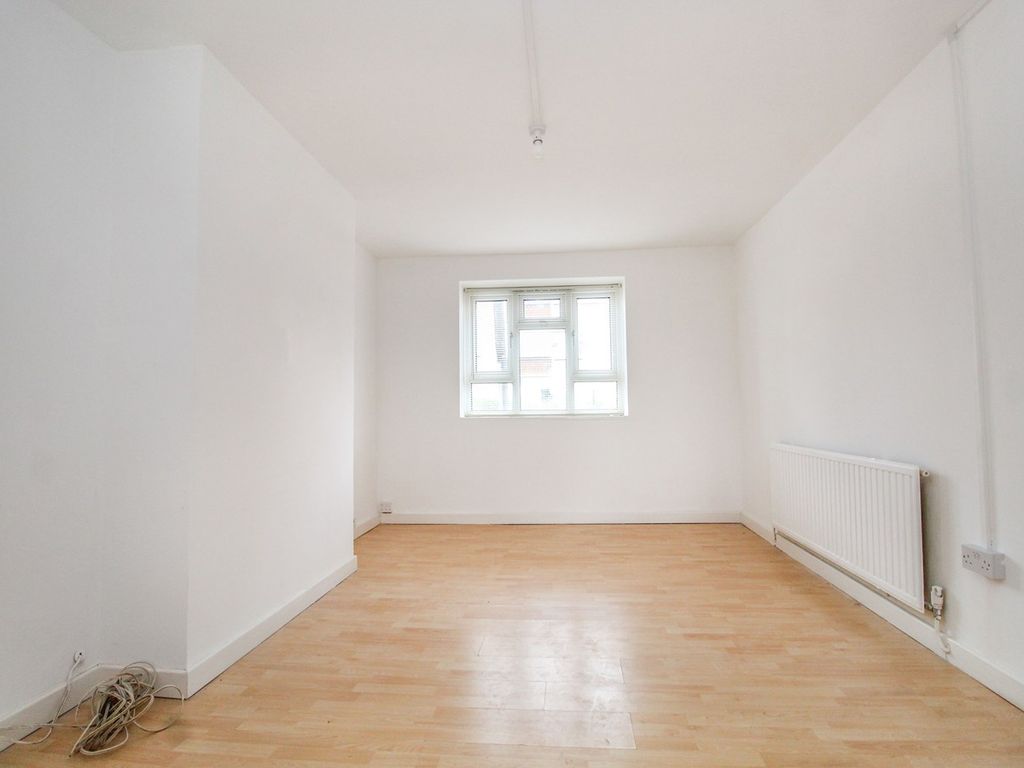 1 bed flat for sale in Katherine Road, Forest Gate E7, £225,000
