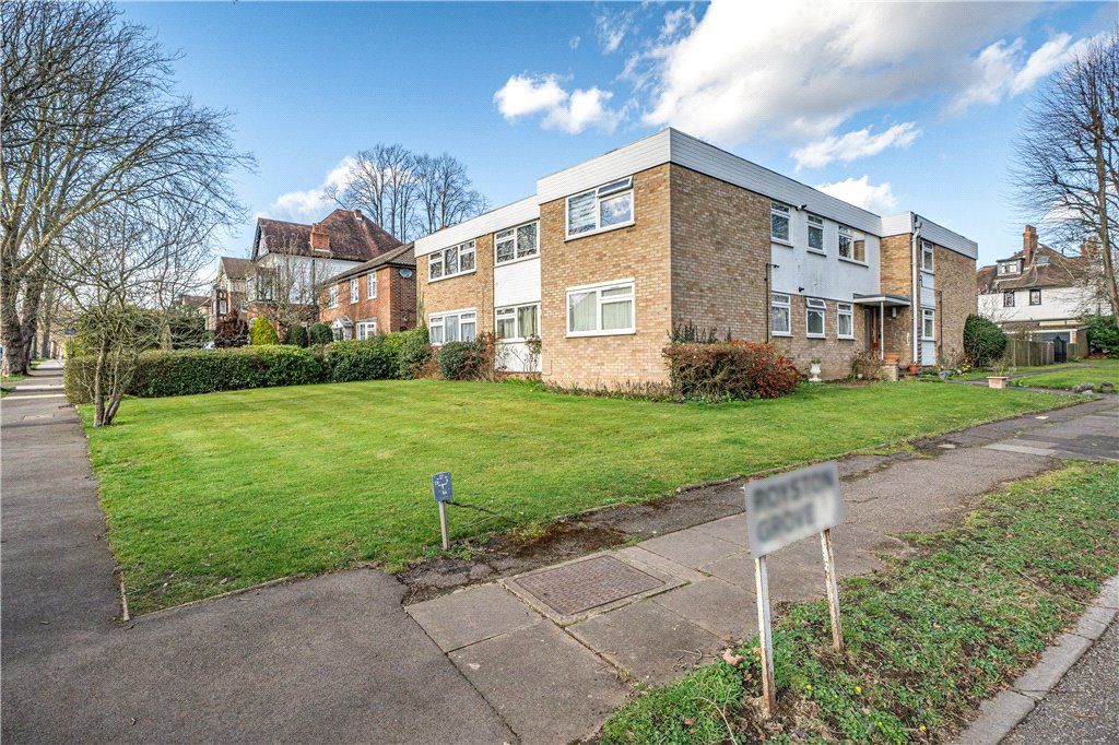 2 bed flat for sale in The Avenue, Hatch End, Pinner HA5, £365,000