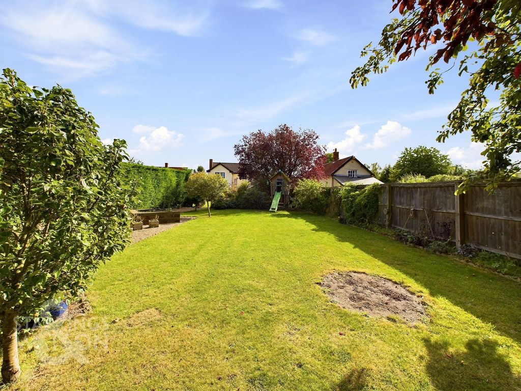 3 bed detached house for sale in The Street, Horham, Eye IP21, £375,000