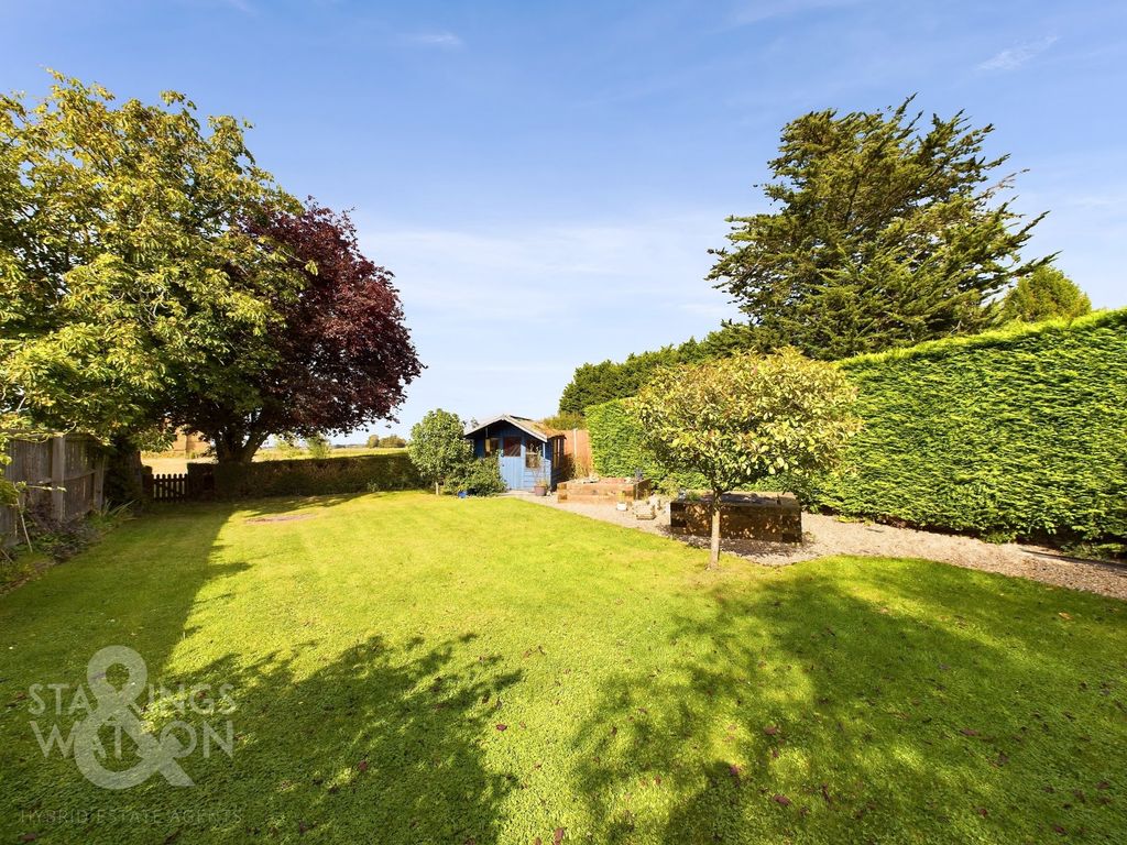 3 bed detached house for sale in The Street, Horham, Eye IP21, £375,000