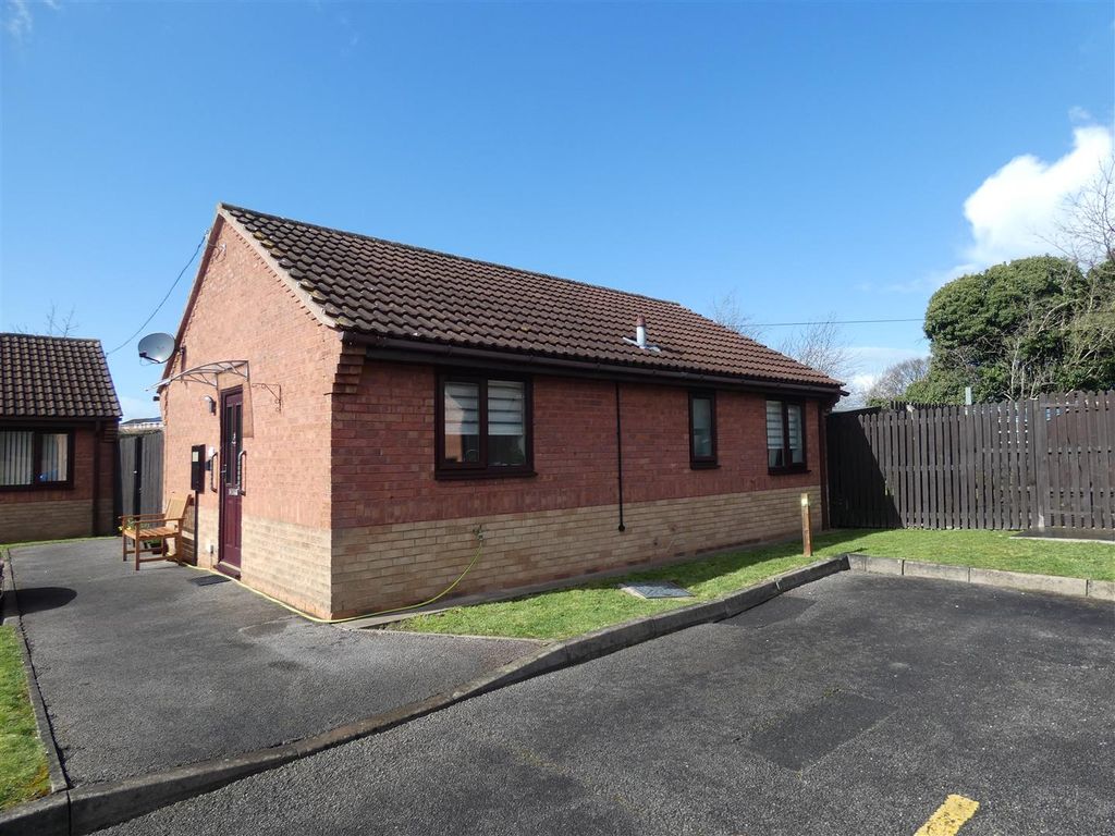 2 bed detached bungalow for sale in Ladywell Close, Stretton, Burton On Trent DE13, £129,950