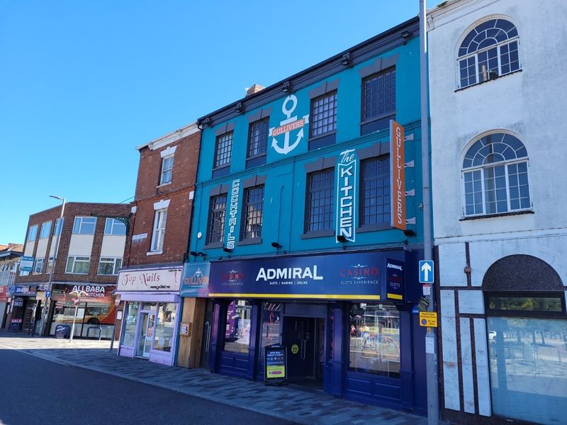 Leisure/hospitality to let in Victoria Street, Grimsby, Lincolnshire DN31, £15,000 pa