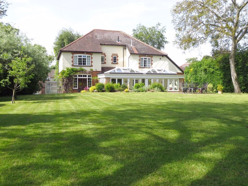 5 bed property for sale in Keswick Road, Great Bookham, Bookham, Leatherhead KT22, £1,450,000