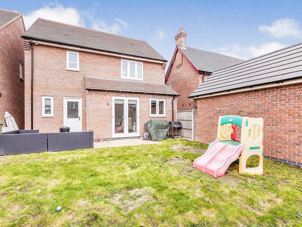 3 bed detached house for sale in Irvine Crescent, Lubbesthorpe, Leicester LE19, £340,000