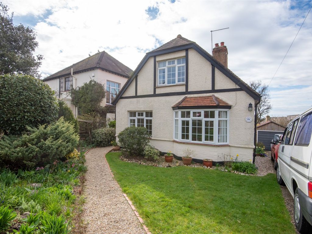 3 bed detached house for sale in Foxley Lane, Worthing BN13, £585,000
