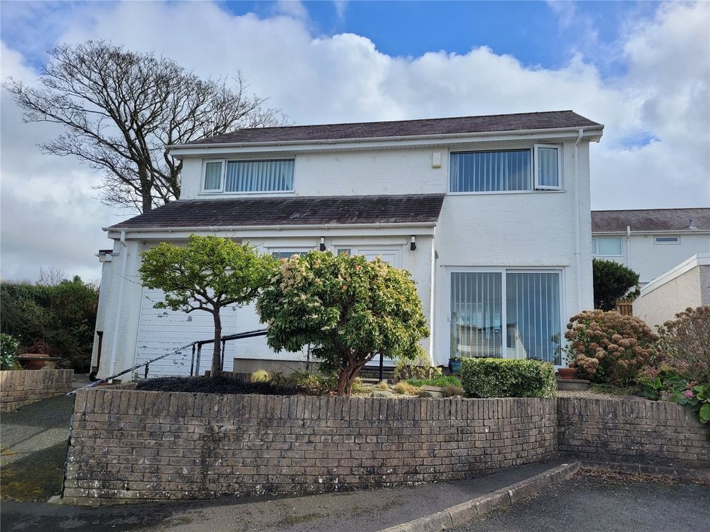 4 bed detached house for sale in Cae Gwyn, Caernarfon, Gwynedd LL55, £345,000