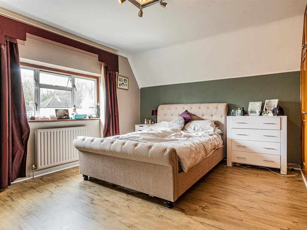 3 bed detached house for sale in Birchlea, Denham Green Lane, Denham Green UB9, £900,000