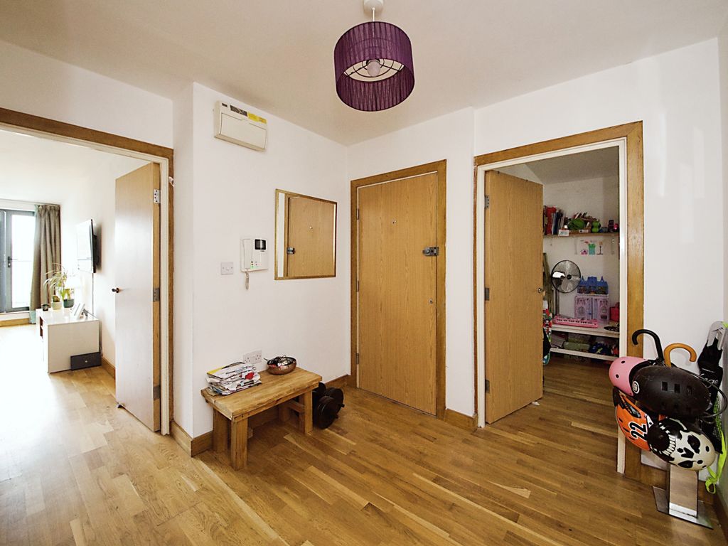 2 bed flat for sale in Hanover Court, 5 Stean Street E8, £585,000