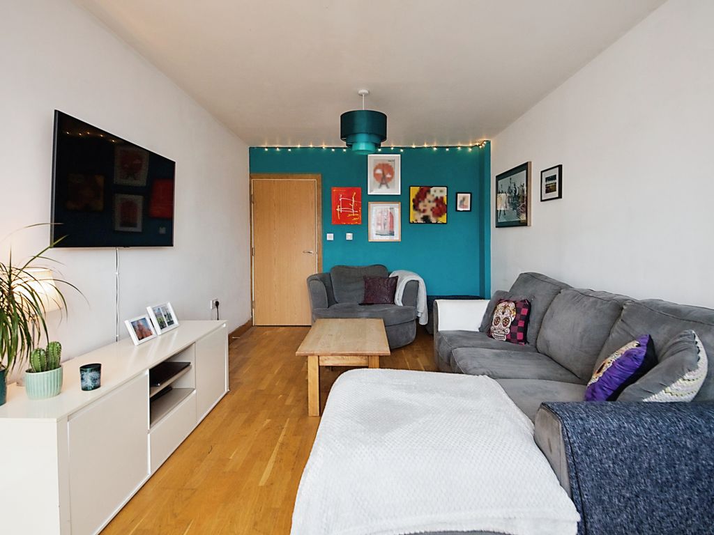 2 bed flat for sale in Hanover Court, 5 Stean Street E8, £585,000