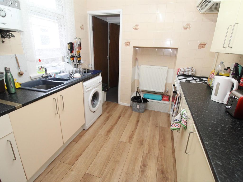 4 bed property to rent in Merthyr Street, Cathays, Cardiff CF24, £1,800 pcm