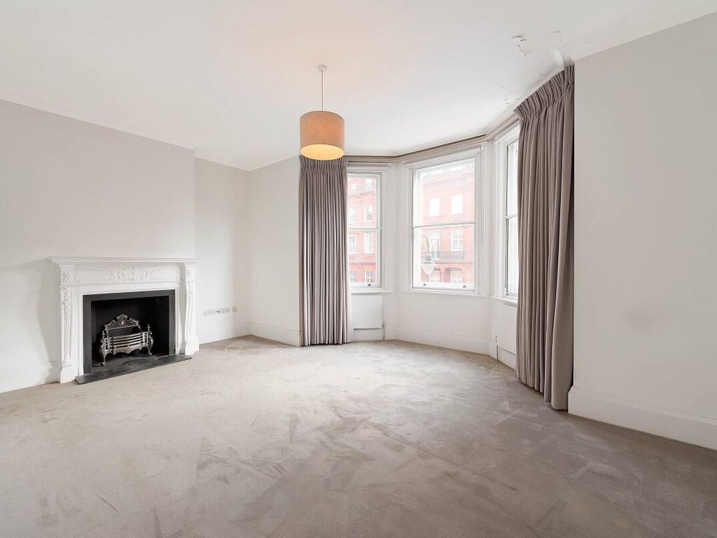 1 bed flat for sale in Hans Place, London SW1X, £1,375,000