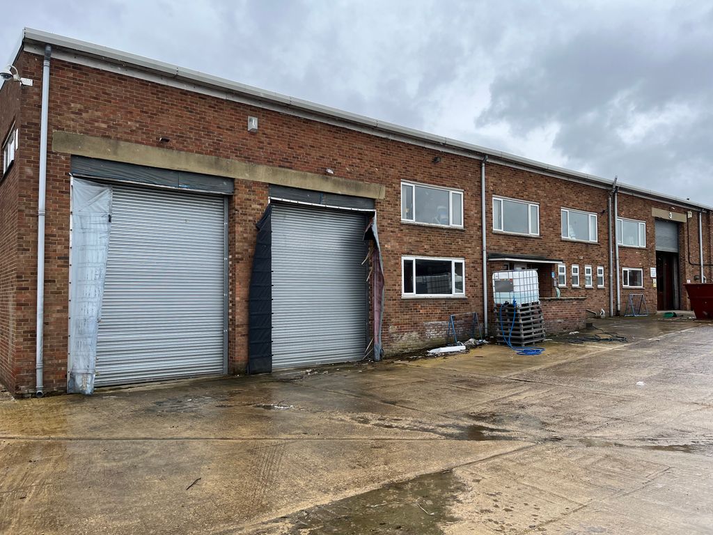 Warehouse to let in Arkwright Road, Bicester OX26, £135,000 pa