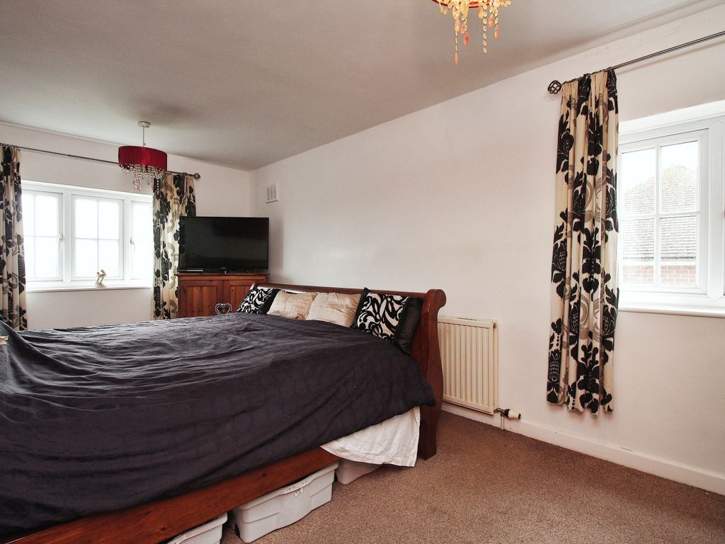 2 bed semi-detached house for sale in Medbourne Road, Market Harborough LE16, £350,000