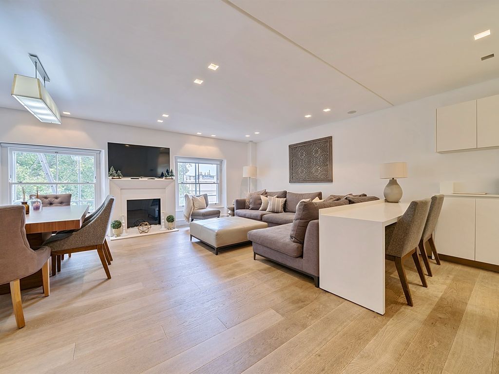 2 bed flat for sale in Princes Square, London W2, £2,300,000