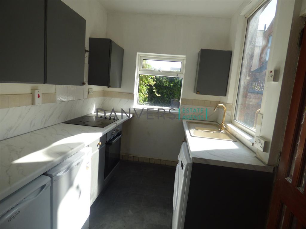 3 bed terraced house to rent in Browning Street, Leicester LE3, £1,300 pcm