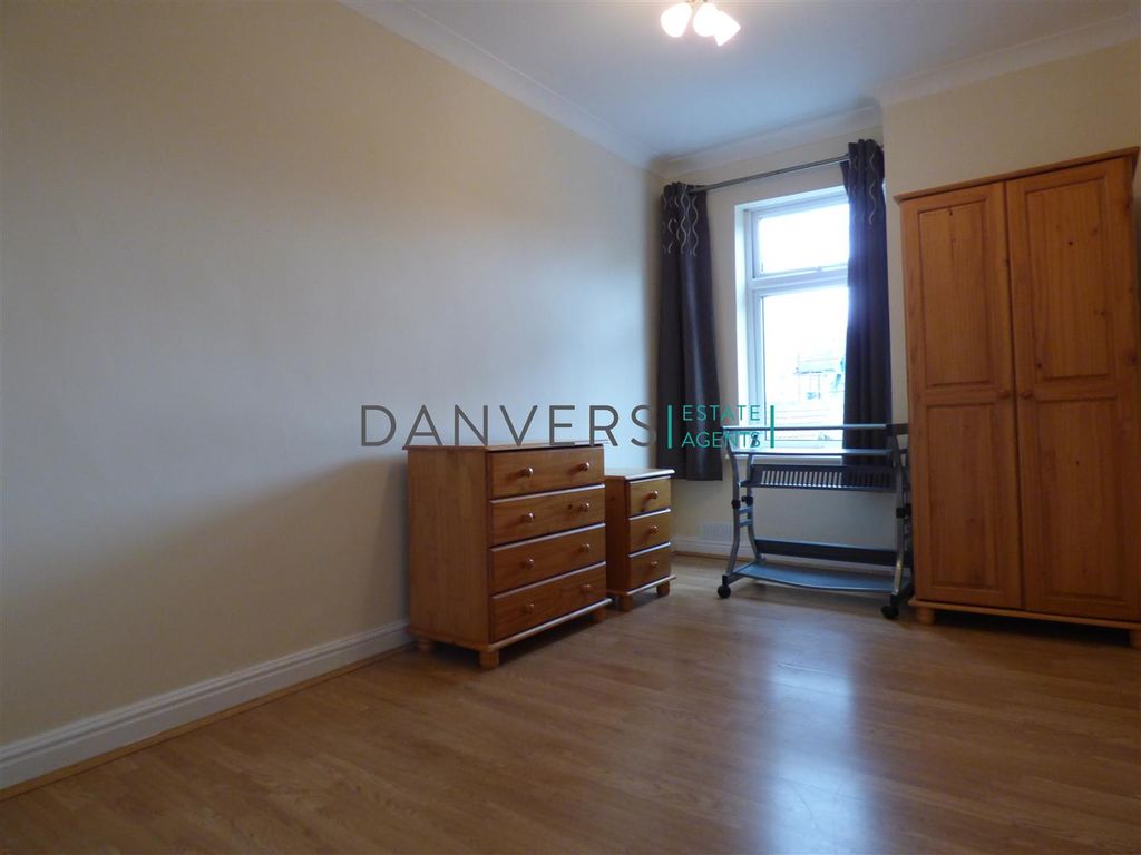 4 bed terraced house to rent in Browning Street, Leicester LE3, £1,300 pcm