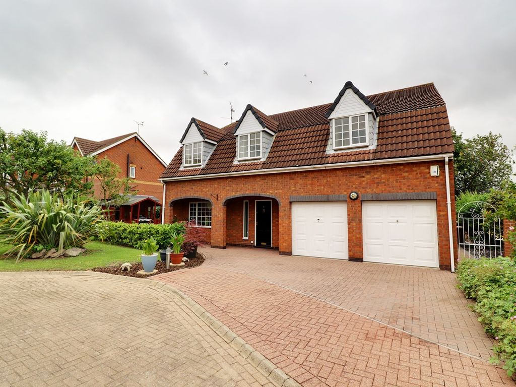 5 bed detached house for sale in Humber View, Barton-Upon-Humber DN18, £445,000