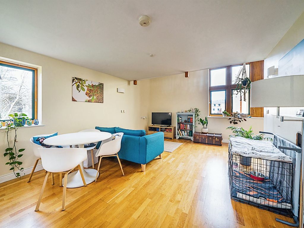 2 bed flat for sale in Wells Road, Bath BA2, £425,000