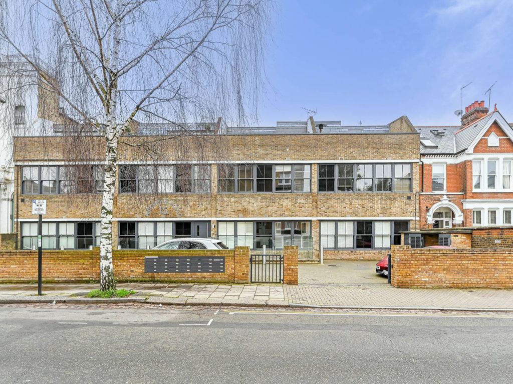Studio for sale in Abbeville Road, Clapham, London SW4, £340,000