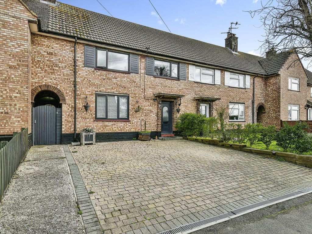 4 bed terraced house for sale in Rowan Crescent, Stevenage, Hertfordshire SG1, £425,000