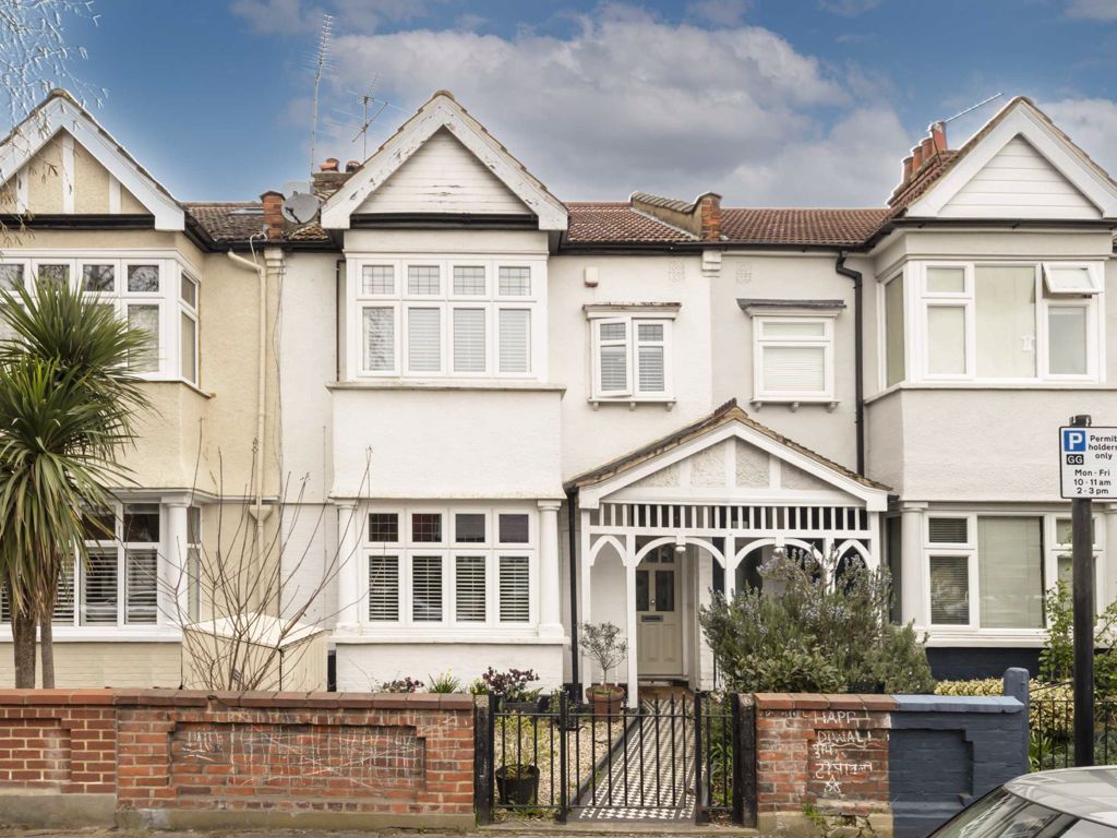 4 bed property for sale in Wyndham Road, London W13, £1,050,000