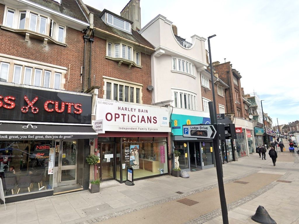 Office to let in Green Lanes, Palmers Green N13, £9,000 pa