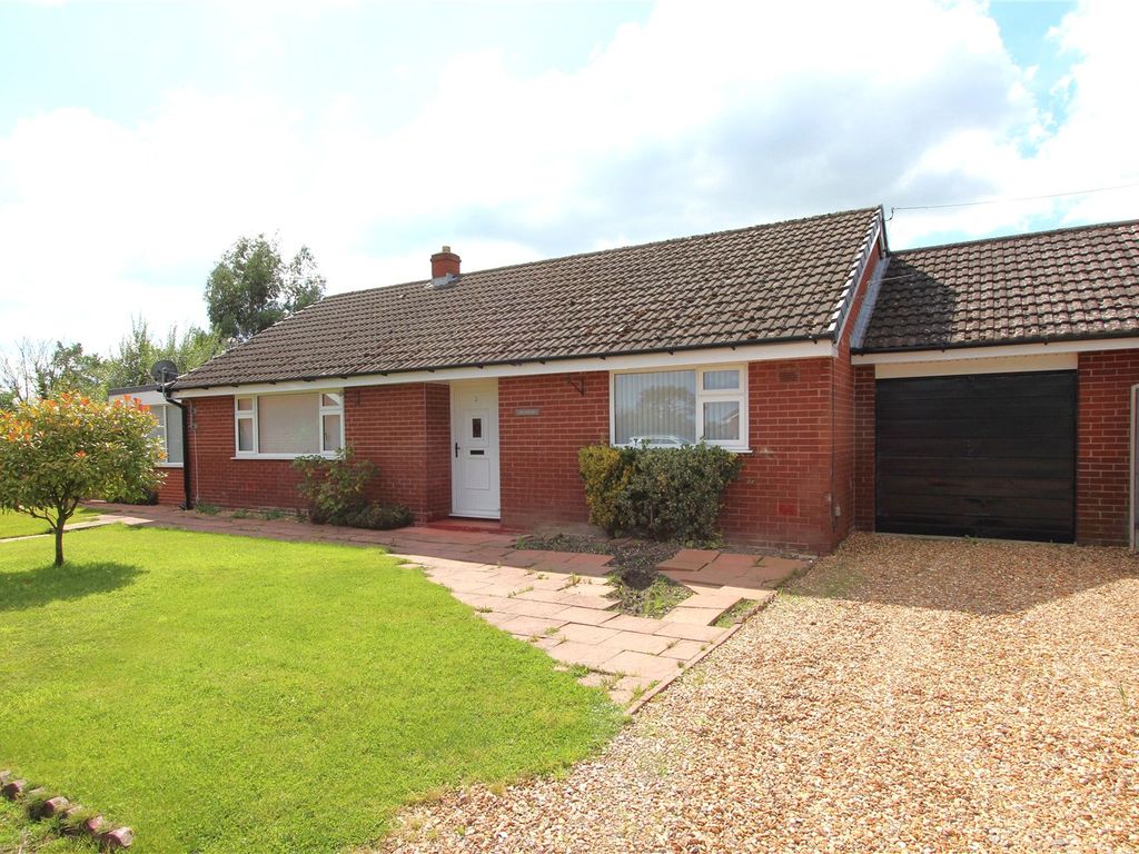 3 bed bungalow for sale in Green Lane, Wardle, Nantwich, Cheshire CW5, £350,000