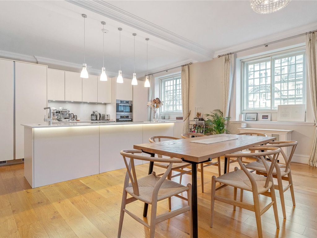 2 bed flat for sale in Kingsway, London WC2B, £2,280,000