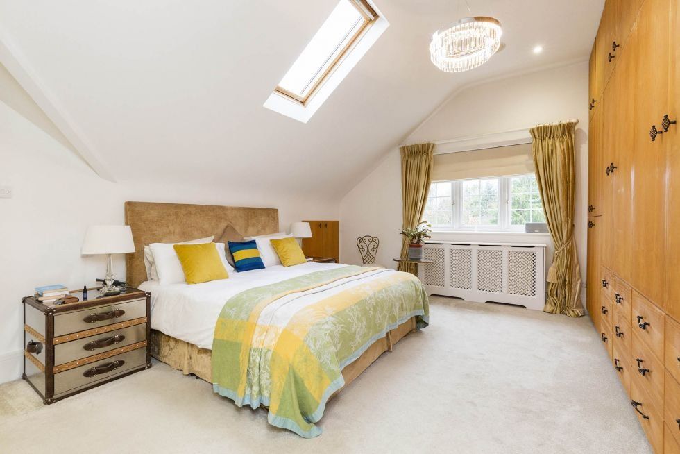 5 bed town house to rent in Barnet Gate Lane, Arkley, Barnet EN5, £5,503 pcm