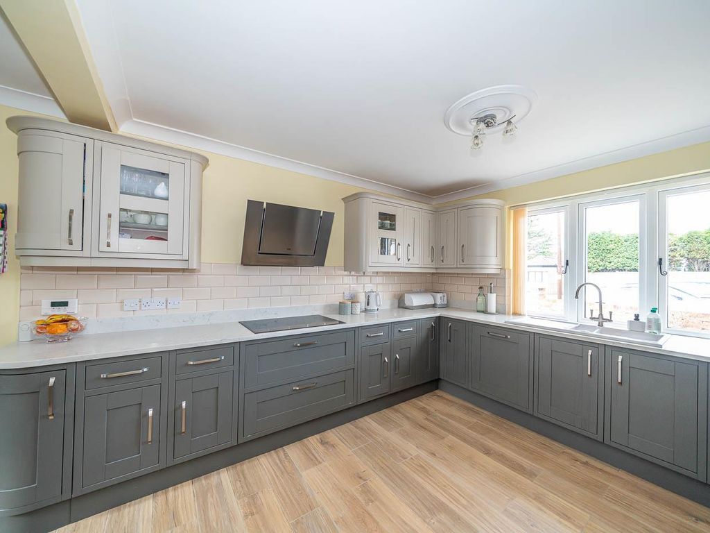 3 bed detached house for sale in Leighswood Avenue, Aldridge, Walsall WS9, £595,000