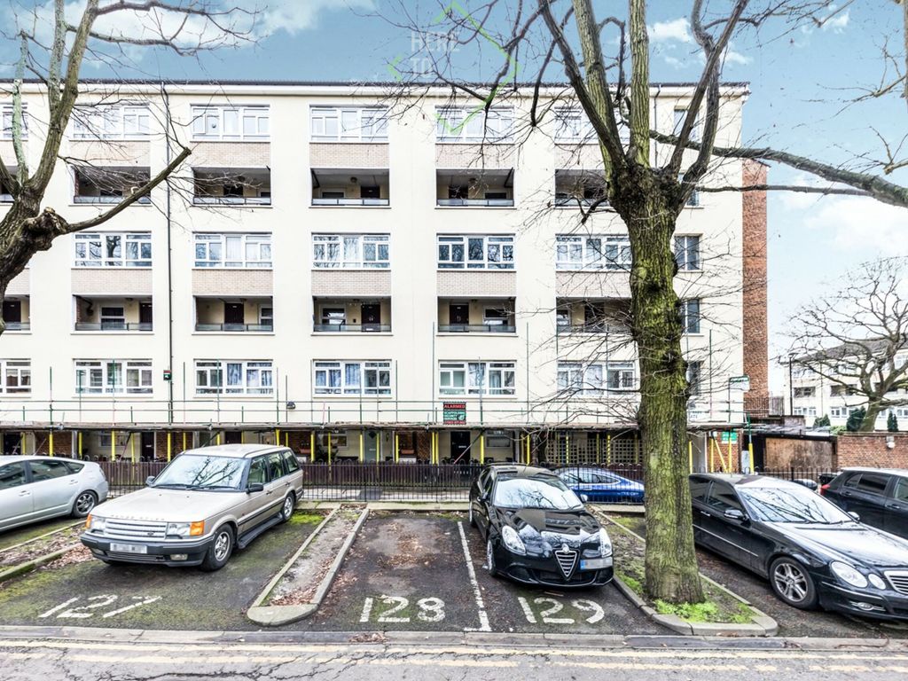 3 bed maisonette for sale in Holly Park Estate, Crouch Hill N4, £425,000