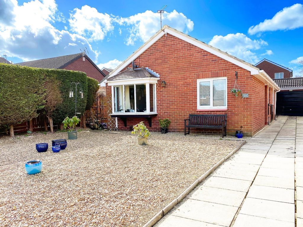 3 bed detached bungalow for sale in Wood Aven Close, Killinghall, Harrogate HG3, £345,000