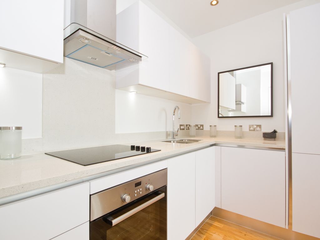 1 bed flat to rent in Warple Way, Acton W3, £1,650 pcm