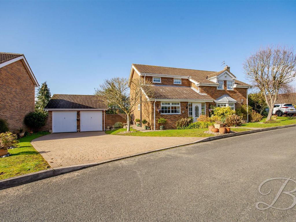 4 bed detached house for sale in Berry Hill Gardens, Mansfield NG18, £375,000