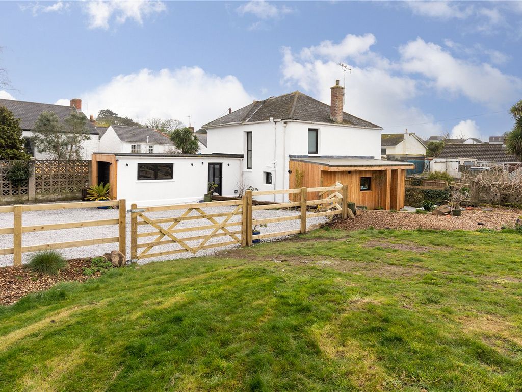 3 bed detached house for sale in Woodbine Cottage, Crowlas TR20, £470,000