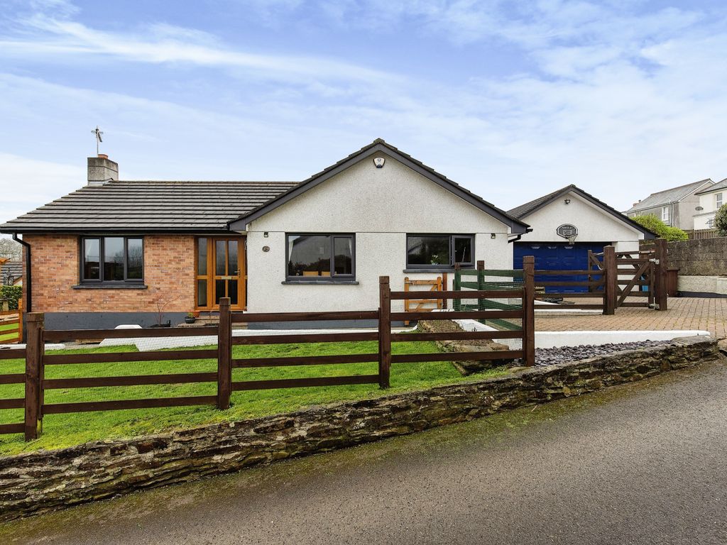 4 bed detached bungalow for sale in Tye Hill Close, St. Austell PL25, £545,000