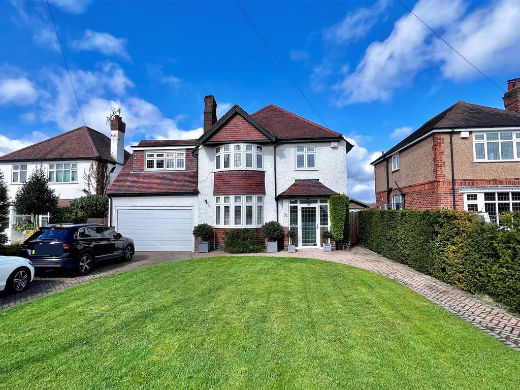 4 bed detached house for sale in Leicester Road, Hinckley LE10, £580,000