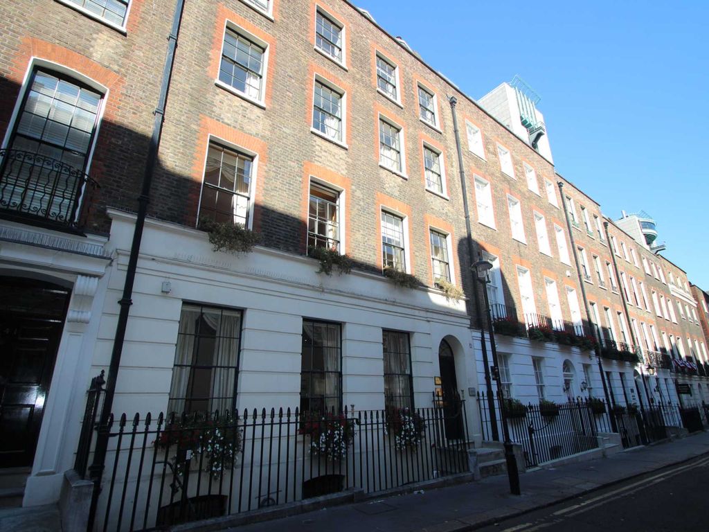 Office to let in Craven Street, WC2, London WC2N, £47,700 pa