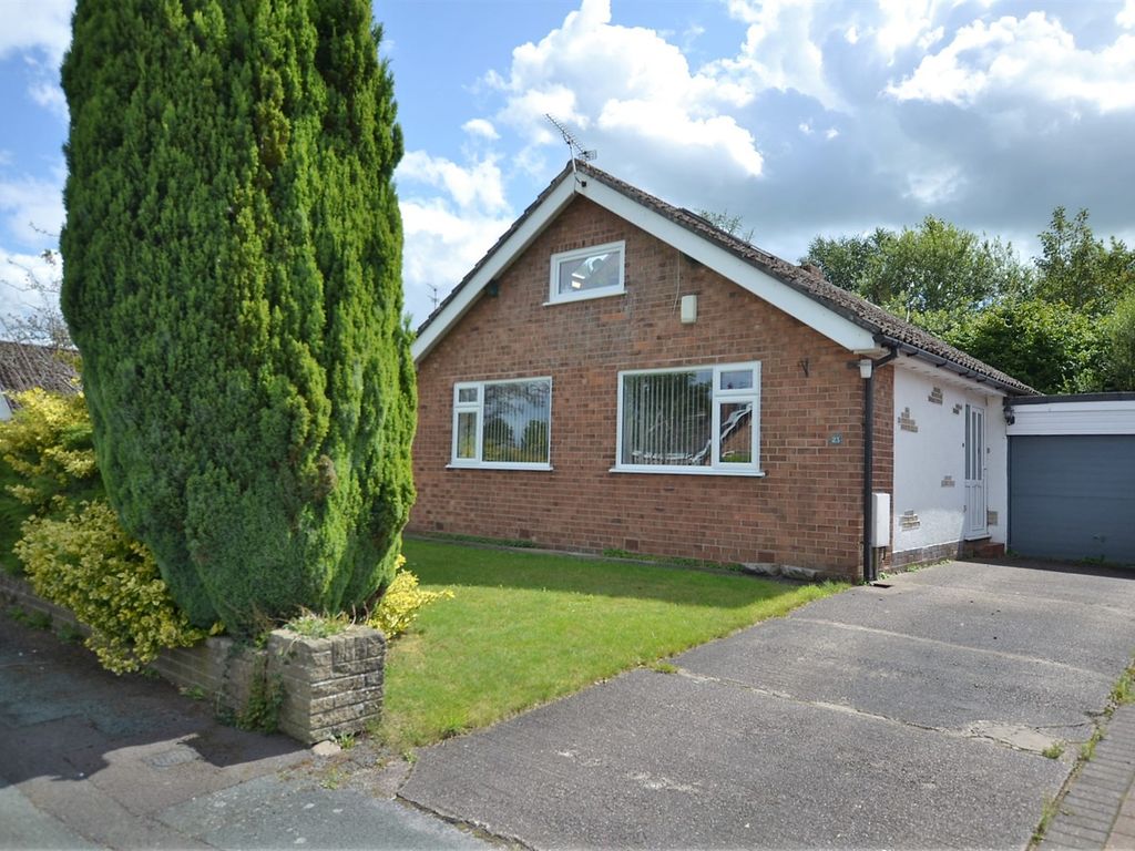 3 bed bungalow for sale in Meadow Avenue, Goostrey, Crewe CW4, £370,000
