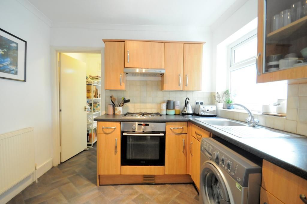 1 bed flat for sale in Chadwick Road, London SE15, £375,000