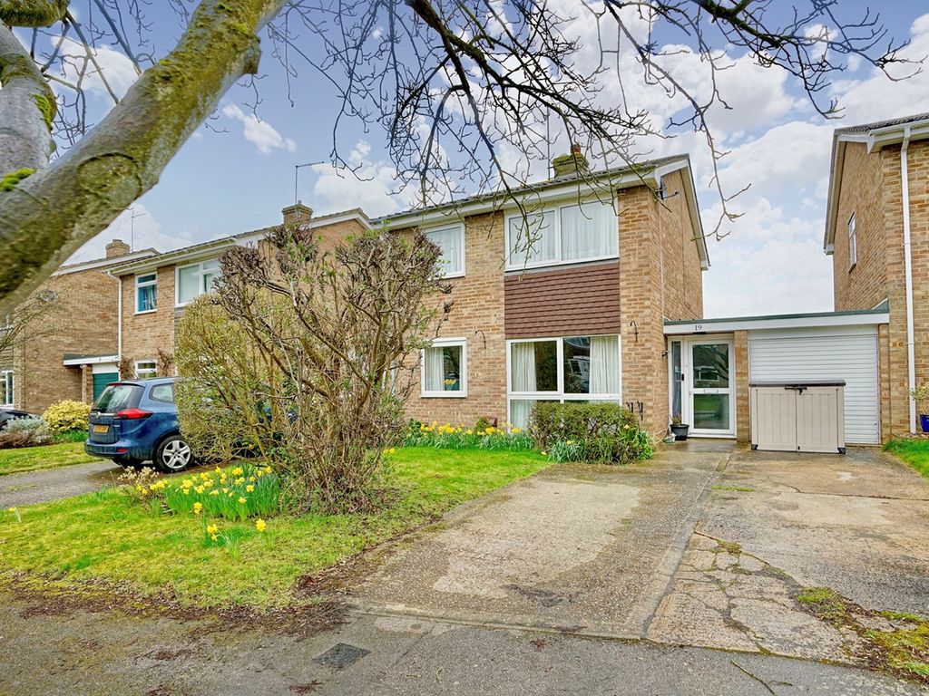 4 bed detached house for sale in Maple Gardens, Riseley, Bedford MK44, £375,000