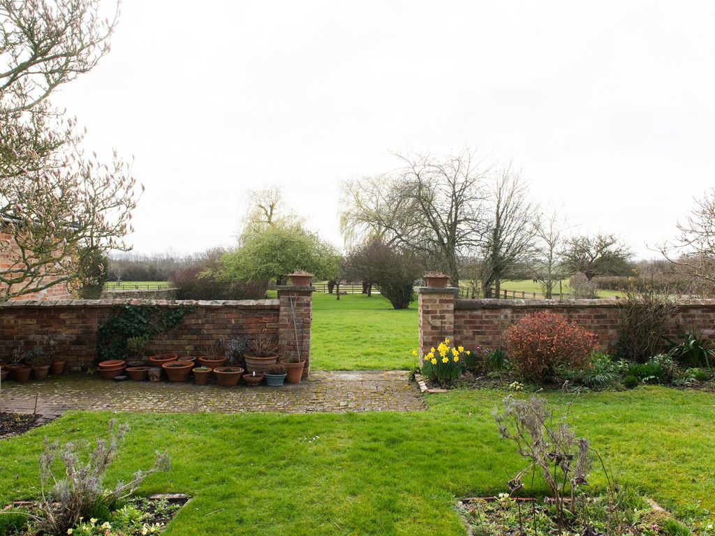 4 bed cottage for sale in Armscote, Stratford-Upon-Avon, Warwickshire CV37, £1,000,000