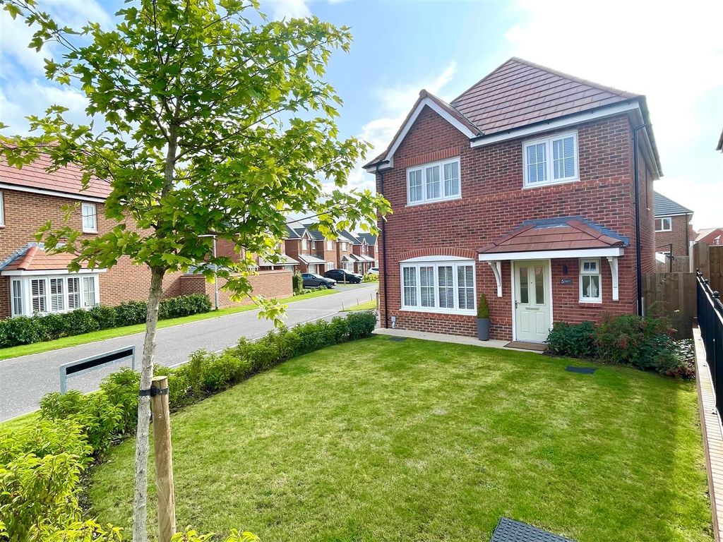 4 bed detached house for sale in Buttercup Road, Sandbach CW11, £400,000