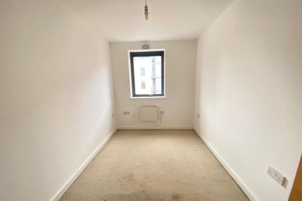 2 bed flat to rent in Waterloo Street, Leeds LS10, £965 pcm