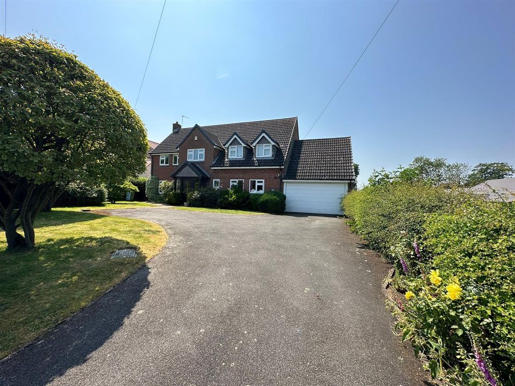 4 bed detached house for sale in Main Street, Cotesbach, Lutterworth LE17, £675,000