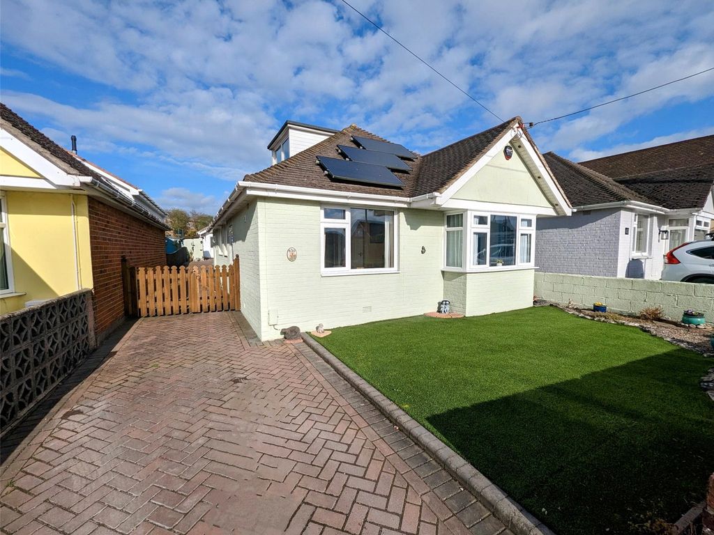 3 bed bungalow for sale in Blandford Road, Poole BH16, £375,000