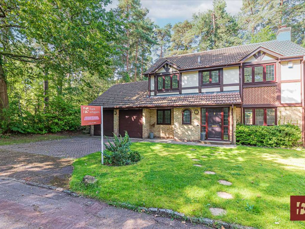 4 bed detached house for sale in The Conifers, Crowthorne RG45, £750,000